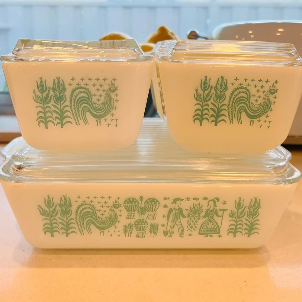 Vintage Pyrex Amish Butterprint Set of 4 Refrigerator Dishes w/ Lids Turquoise - Picture 2 of 8